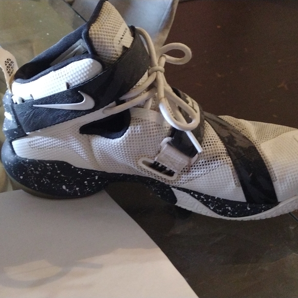 White lebrons - Picture 3 of 3